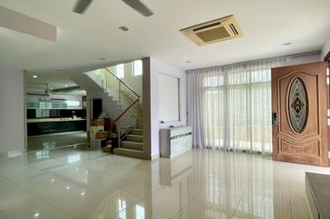 Maple Red, Adda Heights