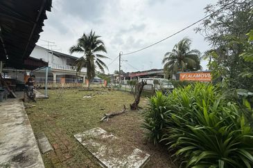 Taman Pertama