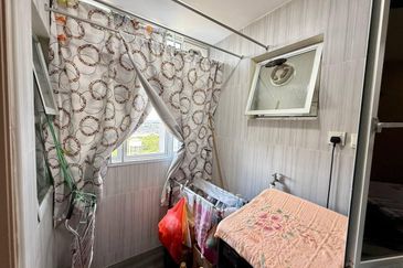 Dedaun Hijau (Greenfield Regency)