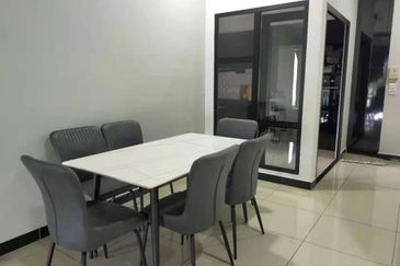 Dedaun Hijau (Greenfield Regency)