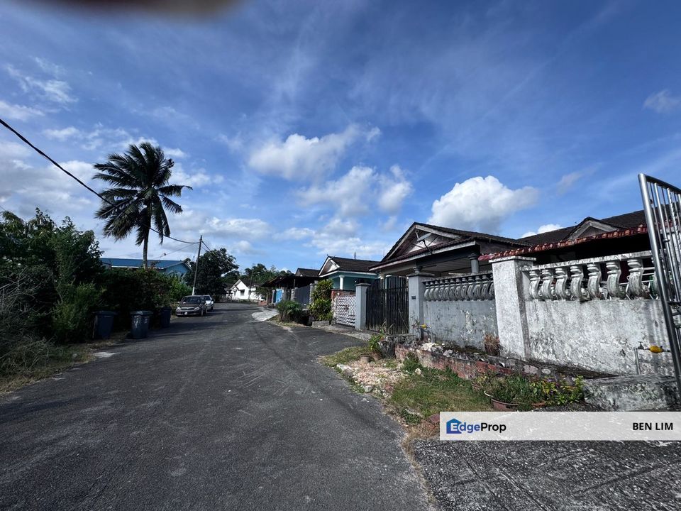 Bukit Tiram Corner lot For Sale, Johor, Ulu Tiram