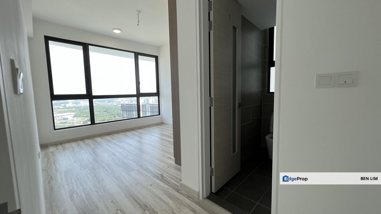 Foreigner eligible Duplex house in Medini, Johor, 