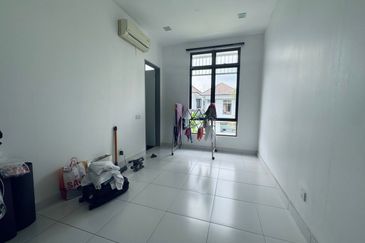 Double Storey Cluster House Setia Tropika Johor Bahru For Sale