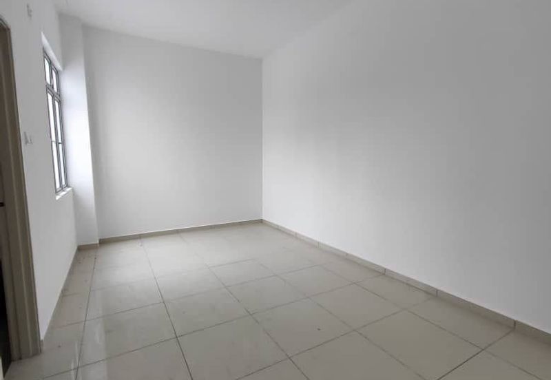 Double Storey Cluster Corner House Lot Taman Kempas Utama Johor Bahru For Sale