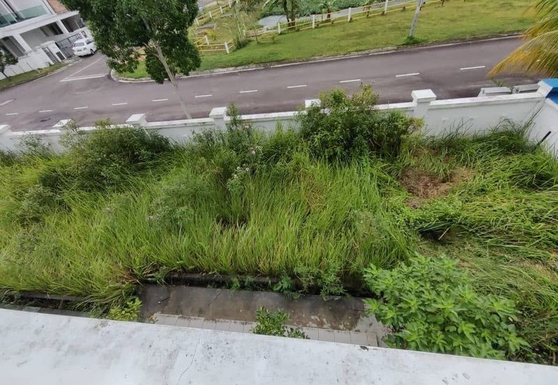 Double Storey Cluster Corner House Lot Taman Kempas Utama Johor Bahru For Sale