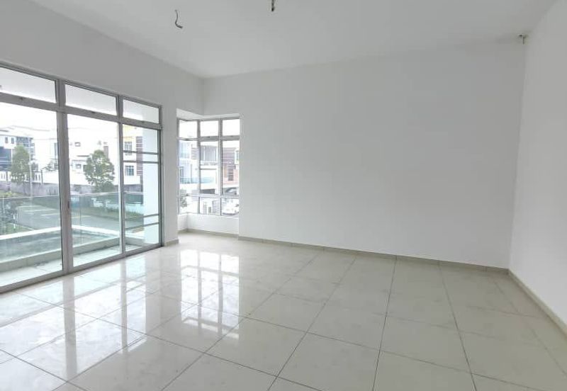 Double Storey Cluster Corner House Lot Taman Kempas Utama Johor Bahru For Sale