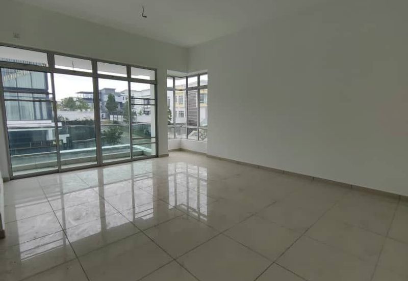 Double Storey Cluster Corner House Lot Taman Kempas Utama Johor Bahru For Sale