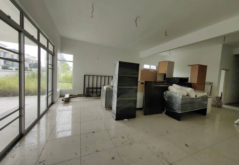 Double Storey Cluster Corner House Lot Taman Kempas Utama Johor Bahru For Sale