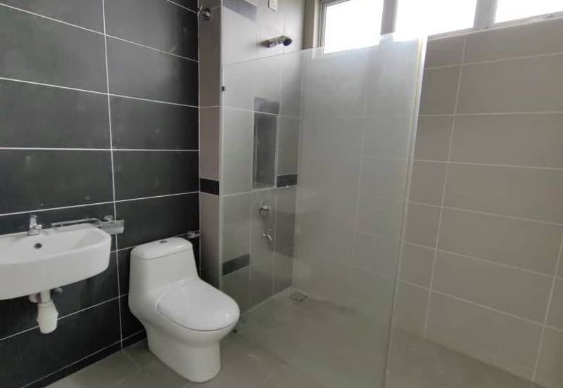 Double Storey Cluster Corner House Lot Taman Kempas Utama Johor Bahru For Sale