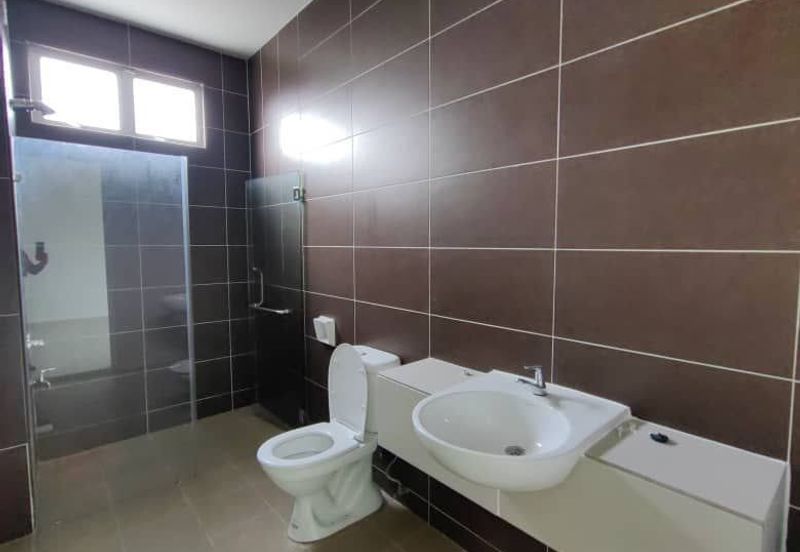 Double Storey Cluster Corner House Lot Taman Kempas Utama Johor Bahru For Sale