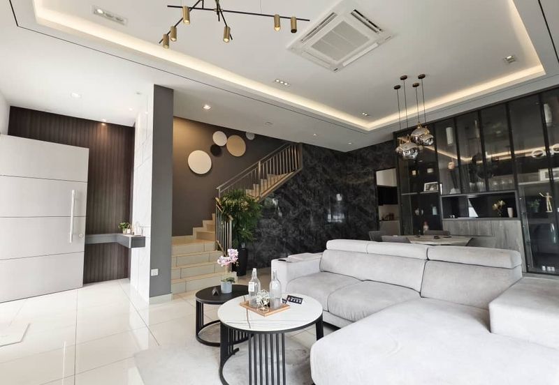 Austin Residence @Taman Mount Austin