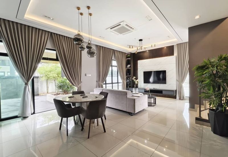 Austin Residence @Taman Mount Austin