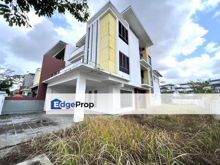 3 Storey Semi D with Extra Huge Land Terrence House Precinct 12 For Sale , Johor, Johor Bahru