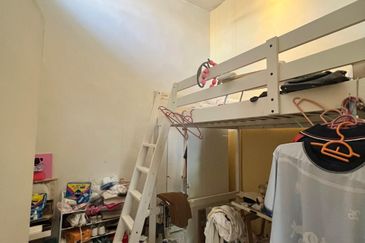 Jalan Setia Tropika 3/12