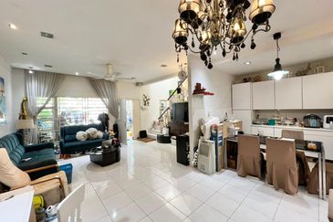 Jalan Setia Tropika 3/12