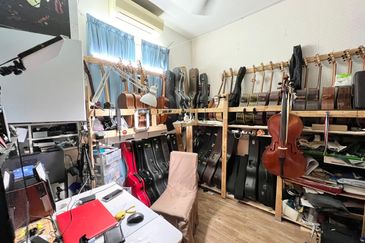 Jalan Setia Tropika 3/12