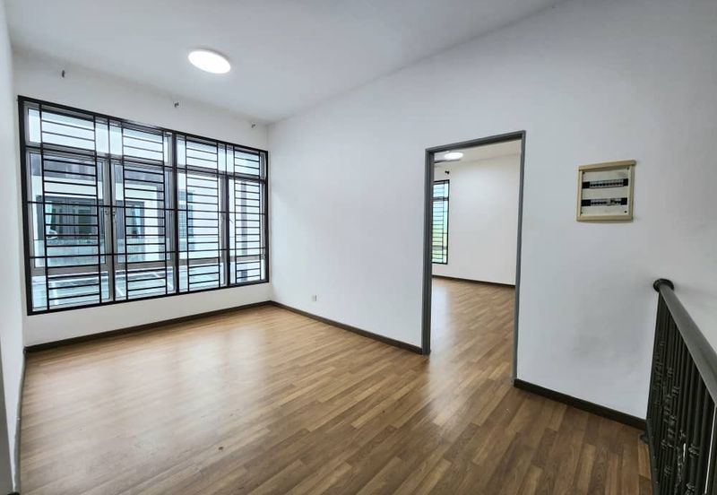 Jalan Kempas Indah 5/10