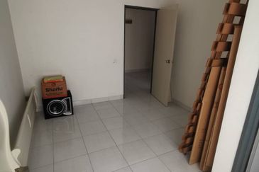 Jalan Setia Tropika 3/12