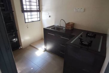 Jalan Setia Tropika 3/12