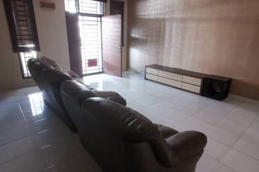 Jalan Setia Tropika 3/12