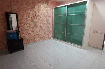 Jalan Setia Tropika 3/12