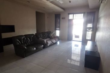 Jalan Setia Tropika 3/12