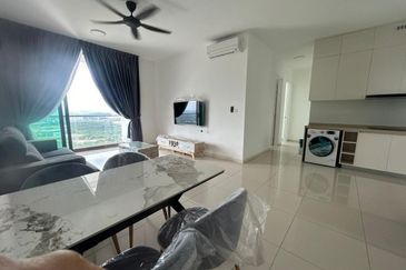 The M @ Medini Macrolink