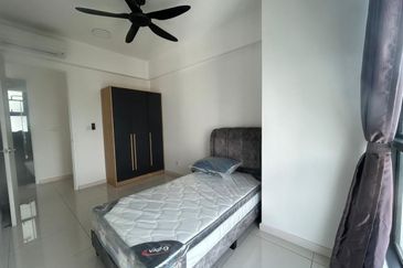 The M @ Medini Macrolink