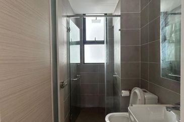 The M @ Medini Macrolink