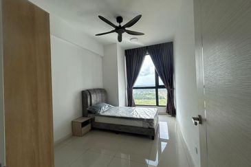 The M @ Medini Macrolink