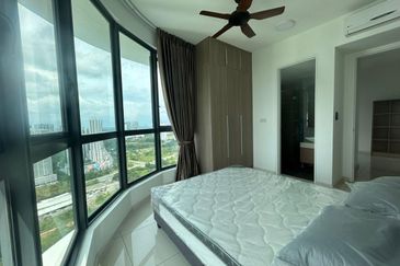 The M @ Medini Macrolink