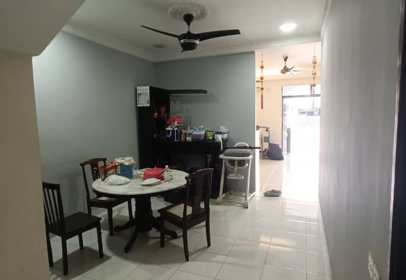 Jalan Setia Tropika 4/12