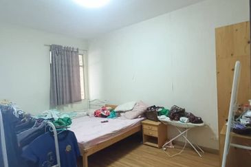 Jalan Setia Tropika 4/12