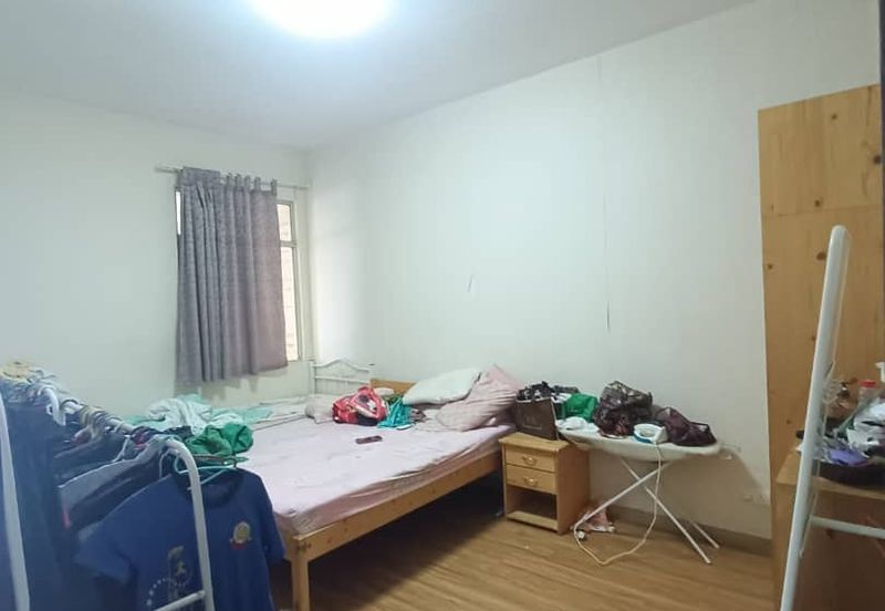 Jalan Setia Tropika 4/12