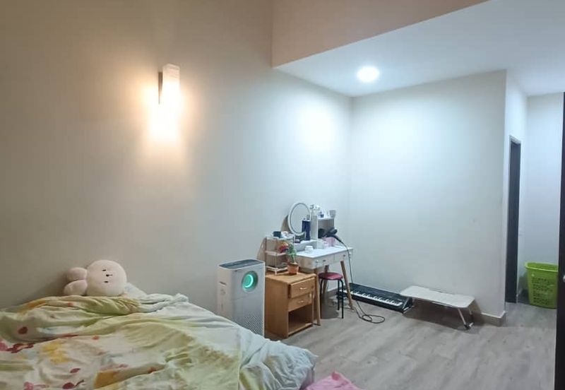 Jalan Setia Tropika 4/12