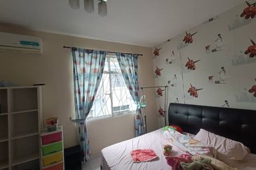 Jalan Setia Tropika 4/12