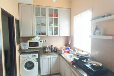 Jalan Setia Tropika 4/12