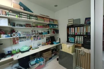 Jalan Setia Tropika 4/12