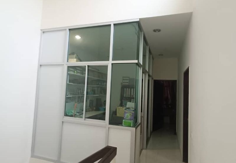 Jalan Setia Tropika 4/12