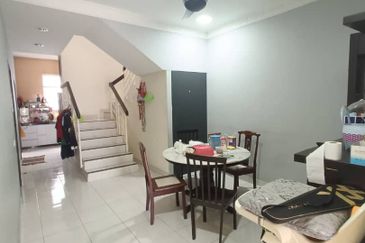 Jalan Setia Tropika 4/12