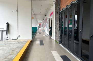 Taman Mount Austin Commercial