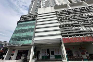 Taman Mount Austin Commercial