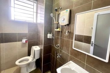 Setia Tropika 3 Double Storey Terrace For Sale