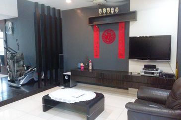 Double Storey Terrace Licuala Garden For Sale