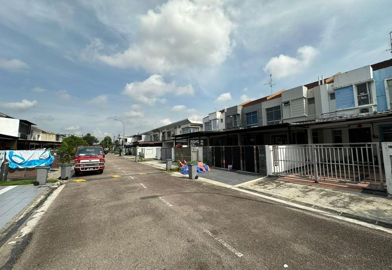 Jalan Setia Tropika 3/12