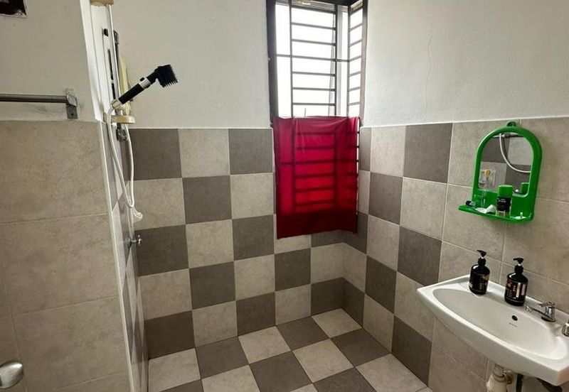 Jalan Setia Tropika 3/12