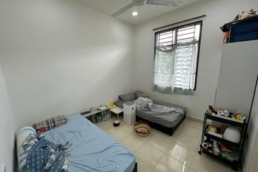 Jalan Setia Tropika 3/12