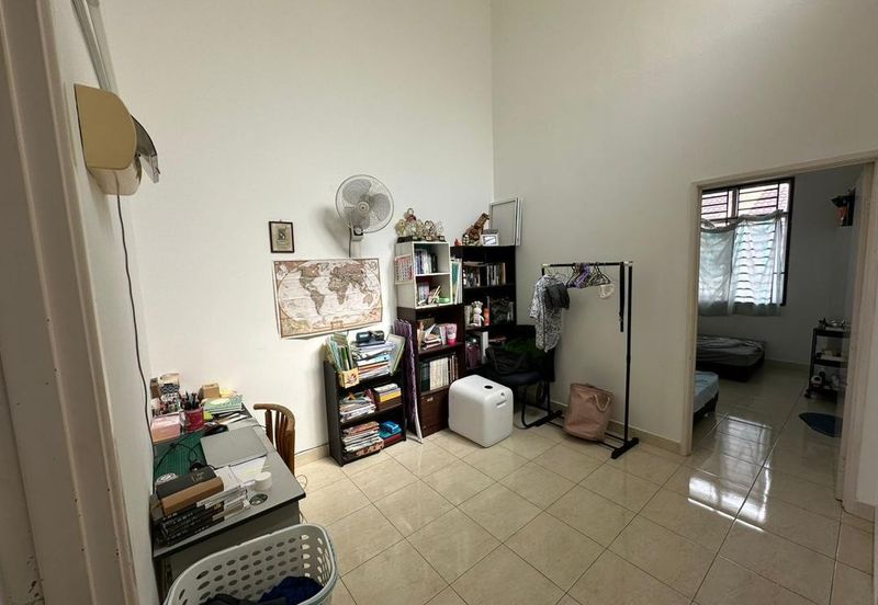 Jalan Setia Tropika 3/12