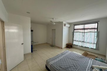 Jalan Setia Tropika 3/12