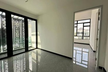 Double Storey Semi D Alocasia Residence For Sale